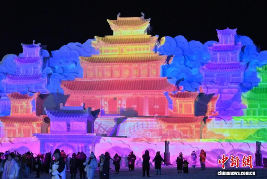 12��26�գ������L��ɽ��ѩ��桰�����m����ʽ������������ �z