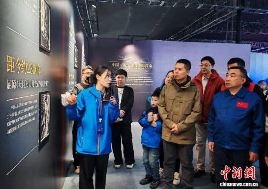 3��22�����L�������Ļ����_Ļ���ǽ�(ǰ����һ)��������(ǰ���Ҷ�)�c����һͬ���^���w�S�n񷡱���պ������}չ������� �z